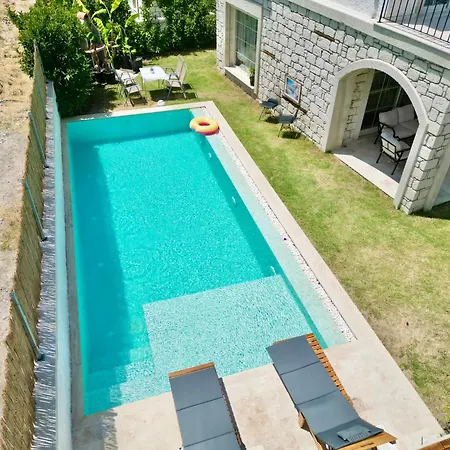 Villa Vlla Sakiz *